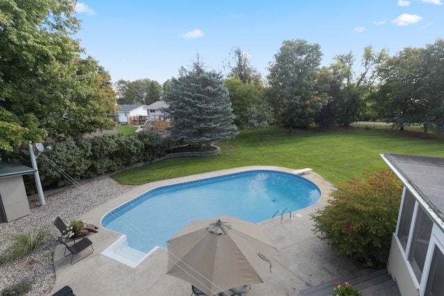 Une piscine augmente le prix de vente d'une maison. 